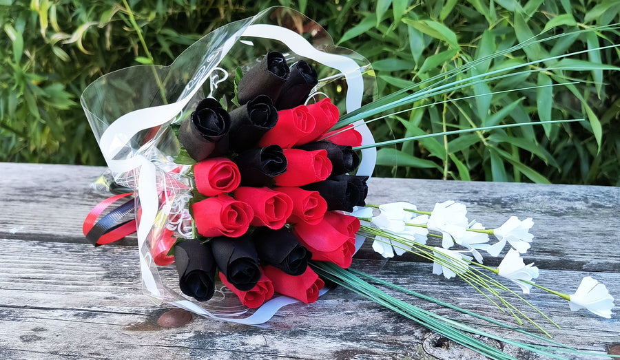 Black and Red Wooden Rose Flower Bouquet - The Original Wooden Rose